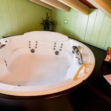 Dei Marmi House - With Jacuzzi * شينكْوالي